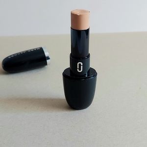 marc jacobs accomplice concealer medium 33